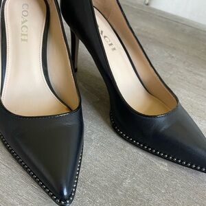 Coach pumps